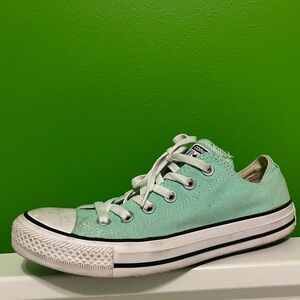 Woman Size 8 Teal Converse